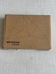 NetGear ProSafe GS105 v5 - 5 Port Gigabit Ethernet Switch  -  New in Box - Picture 1 of 7
