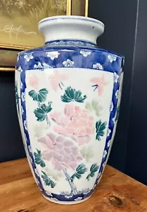 Asiatische Chinoiserie große Vase Blumen Lotus Schmetterling handbemalt Grand Millennial - Bild 1 von 7