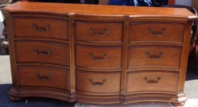 Ethan Allen Tuscany Solid Wood Serpentine Nine Drawer Dresser – VGC – BEAUTIFUL - Image 1 of 4