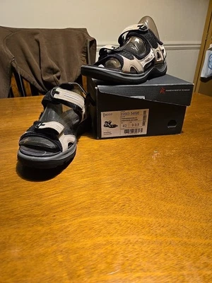 Sandalias Ecco Offroad Yucatán para mujer EU 40 US 9 abedul y cuero negro con tira trasera Foto 1 de 4