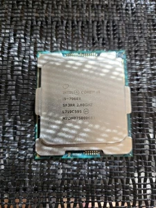 Intel Core i9-7960X X-Series SR3RR 2,8 GHz 16-rdzeniowy procesor LGA2066 * Przetestowany - Zdjęcie 1 z 2