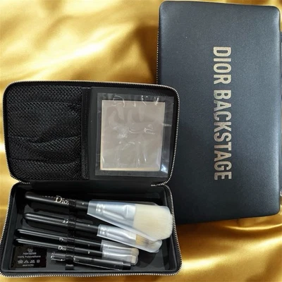 SET 5 PENNELLI TRUCCO DIOR BACKSTAGE EDIZIONE LIMITATA 11 21 24 14 31 CUSTODIA DA VIAGGIO NUOVI - Immagine 1 di 4