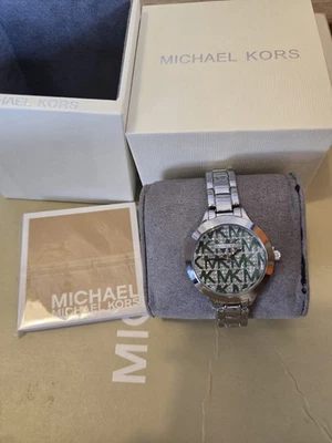 Reloj Michael Kors Slim Runway para mujer cristales pavé esfera con logotipo MK  Foto 1 de 4