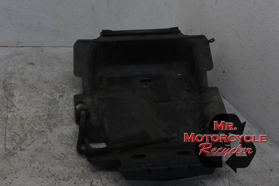 03-09  SUZUKI BURGMAN 650 AN650 OEM UNDER SEAT FENDER TANK PANEL j15 - Image 1 of 4