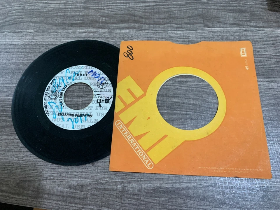 Smashing Pumpkins 45 rpm Philippines 7" today AUTOGRAPHED - Image 1 of 3