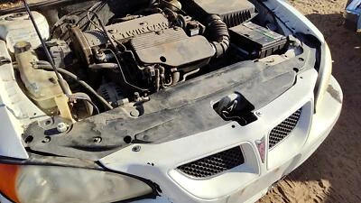 Cubierta de plástico superior Pontiac Grand Am soporte del radiador protector superior OEM 99-05 Foto 1 de 4