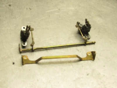 Pestillo de asiento Kawasaki Concours 1000 ZGT00A 2000 Foto 1 de 4