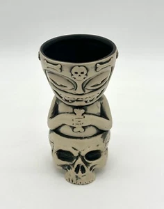 Taza Tiki Coleccionista de huesos de Chicago Three Dots and a Dash de Flounder Tiki Farm 2013 - Imagen 1 de 5