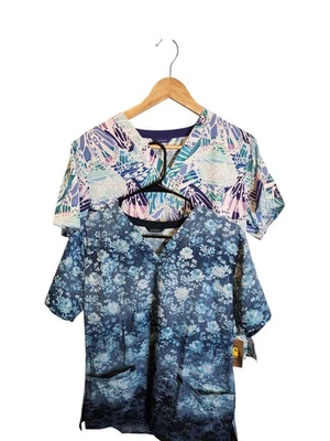 2 Camisetas Médicas Carhartt Force para Mujer Nuevas con Etiquetas Talla Md Bolsillos Estampados Manga Corta Foto 1 de 4