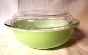 Vintage 1950's PYREX #024 Lime Green 2 Qt Casserole Dish W/ PYREX Lid 684-C USA - Picture 1 of 8