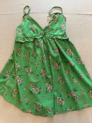 Mameluco para mujer Urban Outfitters mediano nuevo verde lindo floral babydoll jersey Foto 1 de 4