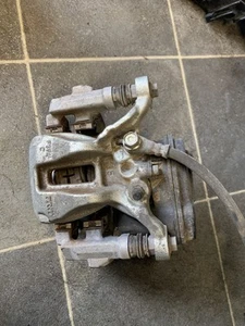 BREMSSATTEL FAHRERSEITE HINTEN RECHTS FÜR TOYOTA COROLLA GR 2019-24 1.8 46310-F4011 - Bild 1 von 7