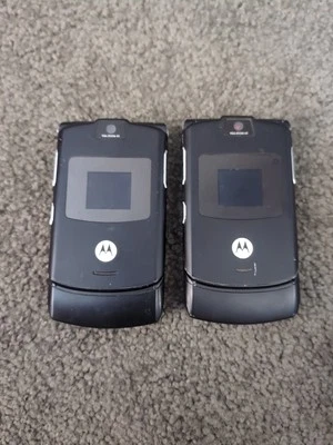  Lot Of 2 Motorola RAZR V3xx Black CellPhone UNTESTED - Image 1 of 3