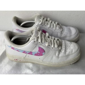 Nike Air Force 1 '07 Sneakers basse uomo taglia 10 bianco rosa mimetico swoosh - Foto 1 di 6