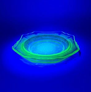 Set 2 Vintage Anchor Hocking Princess Plate Green Uranium Depression Glowy Glass - Picture 1 of 12