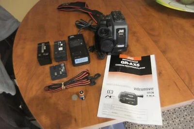JVC (GR-AX5) CAMERA RECORDER/PLAYER, VIDEOMOVIE COMPLATE SET, BOX, CASE, CHARGER - Image 1 of 4