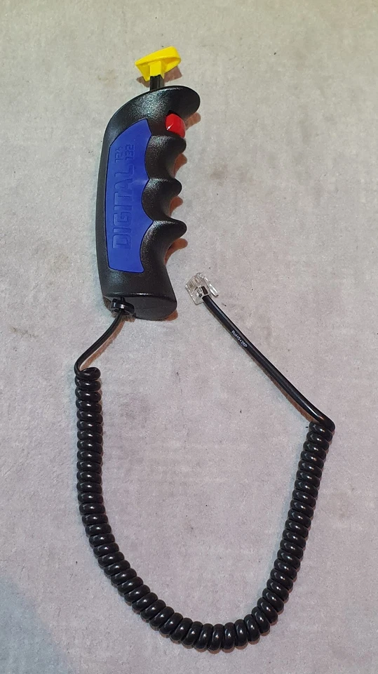 Carrera Digital 132 / 124 mit gelbem Drücker wie neu - Bild 1 von 1