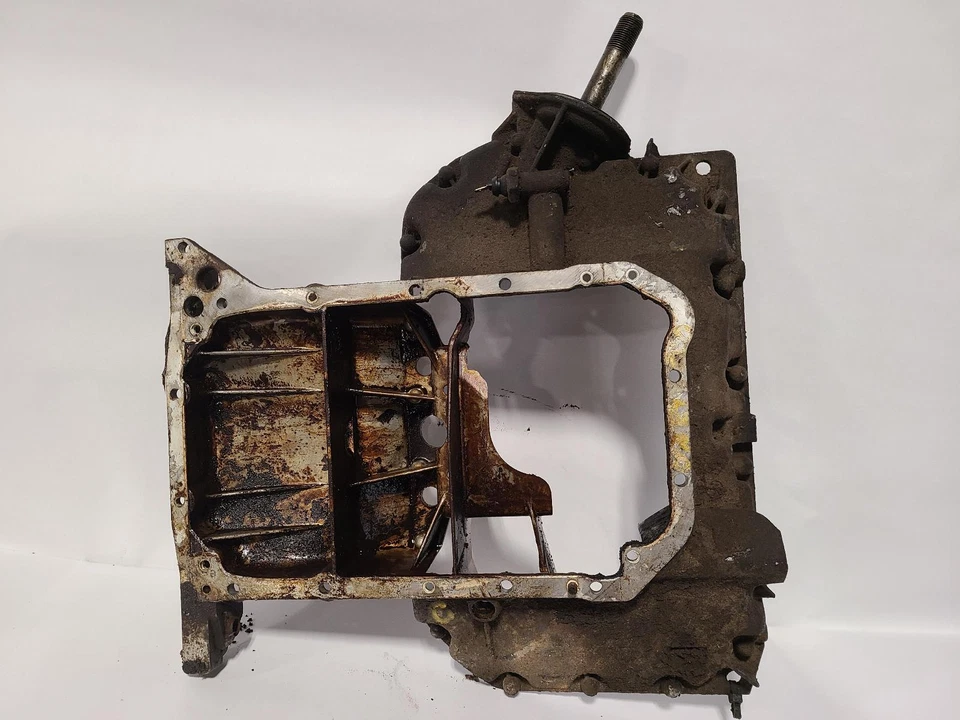 Used Upper Engine Oil Pan fits: 2000 Audi Audi a6 2.8L upper Upper Grade A - Image 1 of 4