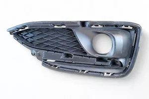 Honda CR-Z CRZ 16 Fog Light Lamp Cover ONLY Right, E001, OEM, 2016 - Picture 1 of 9