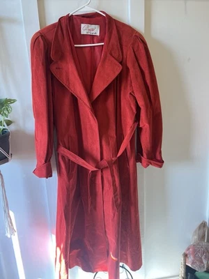 Chaqueta plumero roja vintage. Talla mediana 8. Hecho en Alemania Foto 1 de 3