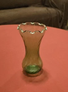 Vintage Green Glass Swirl Vase with A Ruffled Edge 7 Inches - Picture 1 of 3