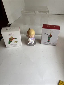 Hallmark 2 Mini Ornaments And A Loose Mary’s Angels Used May Smell Musty - Bild 1 von 12