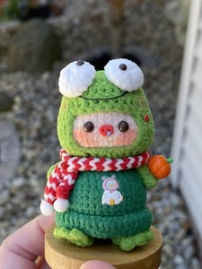handmade crochet Mini Frog Prince Cross Dressing Pig - Picture 1 of 3