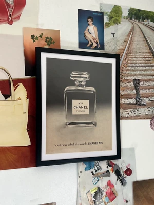 Vintage Chanel Advertisement 60's Black and White Perfume Ad Home Decor Wall Art - Imagem 1 de 2