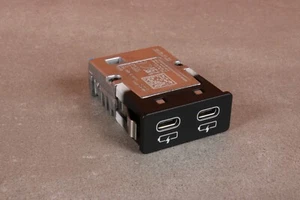 BMW F40 G20 G21 G26 G30 G31 X3 G01 X4 G02 DOBLE PUERTO USB SOCKET 5A84160 - Imagen 1 de 8