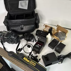 Nikon Digital Camera & Body Leather Bag Batteries Chargers Flash - D200 10.2MP - Picture 1 of 24