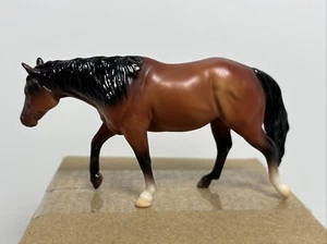 Breyer Stablemates Quarter Horse Deluxe Horse Collezione 2025 Nuovo Sciolto - Foto 1 di 8