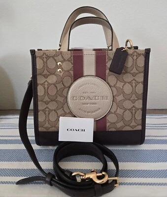 COACH C8406 - BOLSO DE MANO DEMPSEY 22 EN JACQUARD DE LA FIRMA CON RAYAS DORADO/CAQUI/DE COLECCIÓN Foto 1 de 4