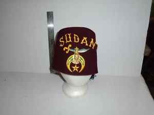 Vintage Masonic Shriners Fez hat Rhinestone Tassel Sahib Size 7 3/8 - Picture 1 of 5
