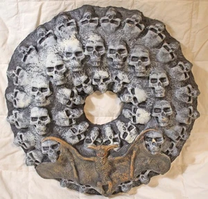 Vintage Halloween Prop Wreath Detailed Skulls & Bat Detailed by Isle Labs - Picture 1 of 7