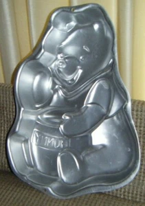 1995 WINNIE THE POOH CAKE PAN Wilton Disney 2105-3000 - Picture 1 of 2
