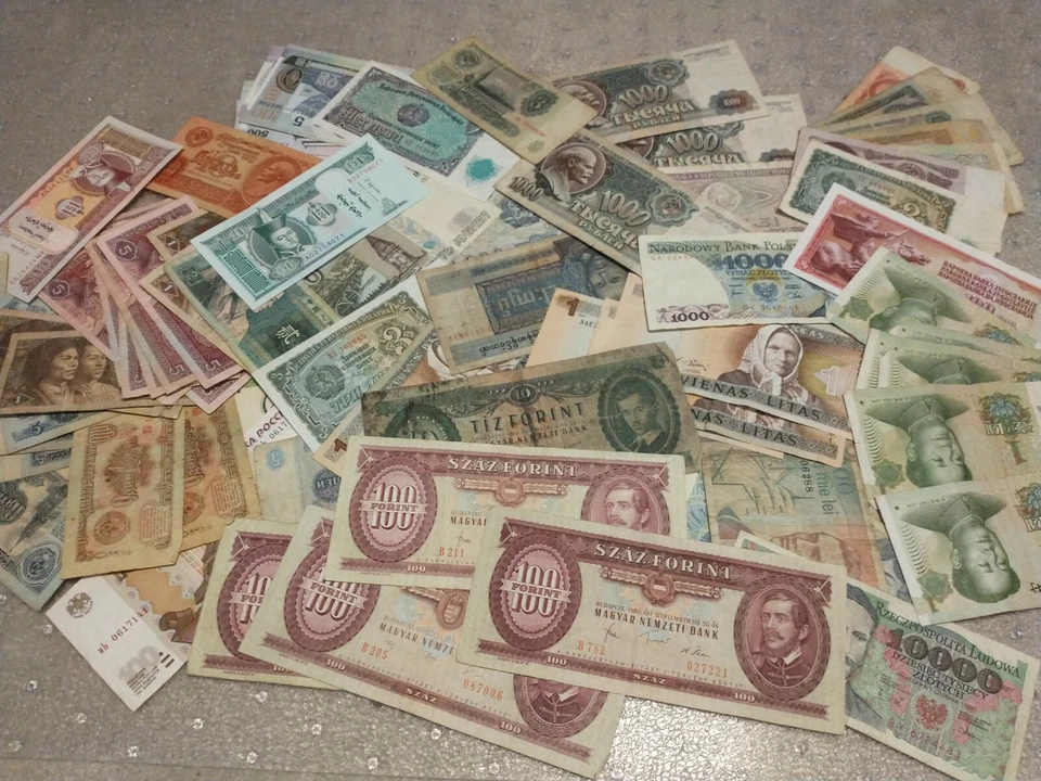 100x Communist/Socialist and Post-Communism/Socialism BANKNOTES Cold War Bills - Image 1 of 1