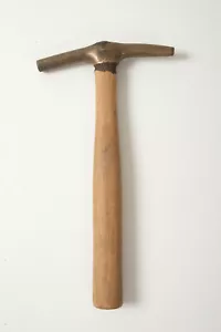 GW Mount Brass Tack Hammer K8 (E3L) Magnetic Tip 10 Oz Craft Bondo's Edge - Picture 1 of 9