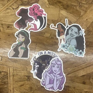 lot of 7 stickers featuring disney princesses Moana , Jasmine , Cinderella, Olaf - Picture 1 of 4