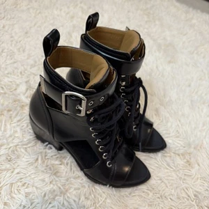 Chloe Rylee Leder Open-Toe Schnür Booties schwarz Blockabsatz Gr. 36 Knöchelschnalle - Bild 1 von 15