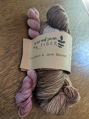 Juego de calcetines Six and Seven Fiber Inspirado en Austen ÚNICO - Merino-Cashmere 100 g/382 yardas Foto 1 de 2