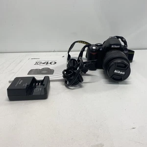 Nikon D40 6.1MP Digital SLR Camera w/ 18-55mm Lens - Picture 1 of 5