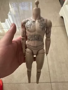 Gebrauchte Bodyfigur HT MMS382 Hot Toys Joker 1/6 Suicide Squad lila Mantel Version - Bild 1 von 2