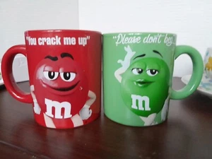 M&Ms RED & GREEN Frankford Set of 2 Mugs 2016-You Crack Me Up & Please Don’t Beg - Picture 1 of 12
