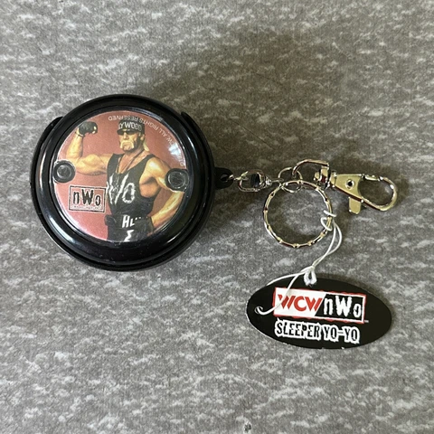 Vintage Hollywood Hulk Hogan Sleeper Yo-Yo With Keychain Holder & TAG Cover