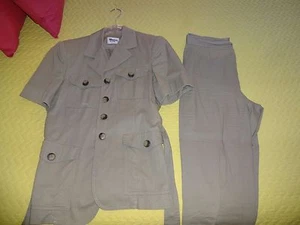 TAILLEUR DONNA VERDE MILITAR IN COTONE GIACCA MEZZA MANICA E PANTALONE TAGLIA 42 - Foto 1 di 8