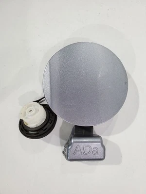 Hyundai Elantra 2017 OEM 8S gris esquisto puerta de llenado de combustible  Foto 1 de 4