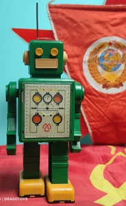 VINTAGE TOY ROBOT 'POGOT' SPACE PROGRAM SOVIET ERA CCCP USSR WIND UP + KEY ALIEN - Picture 1 of 23