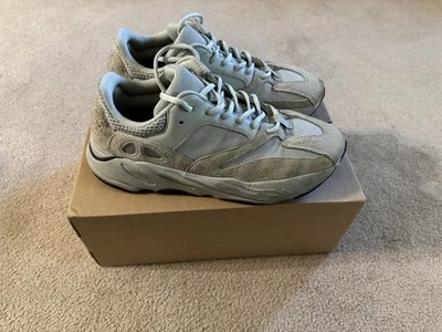 Usado - US 12 - Adidas Yeezy Boost 700 Salt - EG7487 - Con Caja Foto 1 de 4