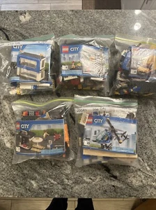 LEGO CITY: City Square (60097) Five Complete Sections With Figures - Picture 1 of 7