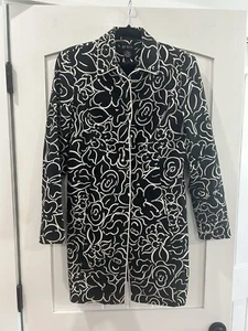 Grace Black & White Floral Jacket, size 4 - Picture 1 of 4